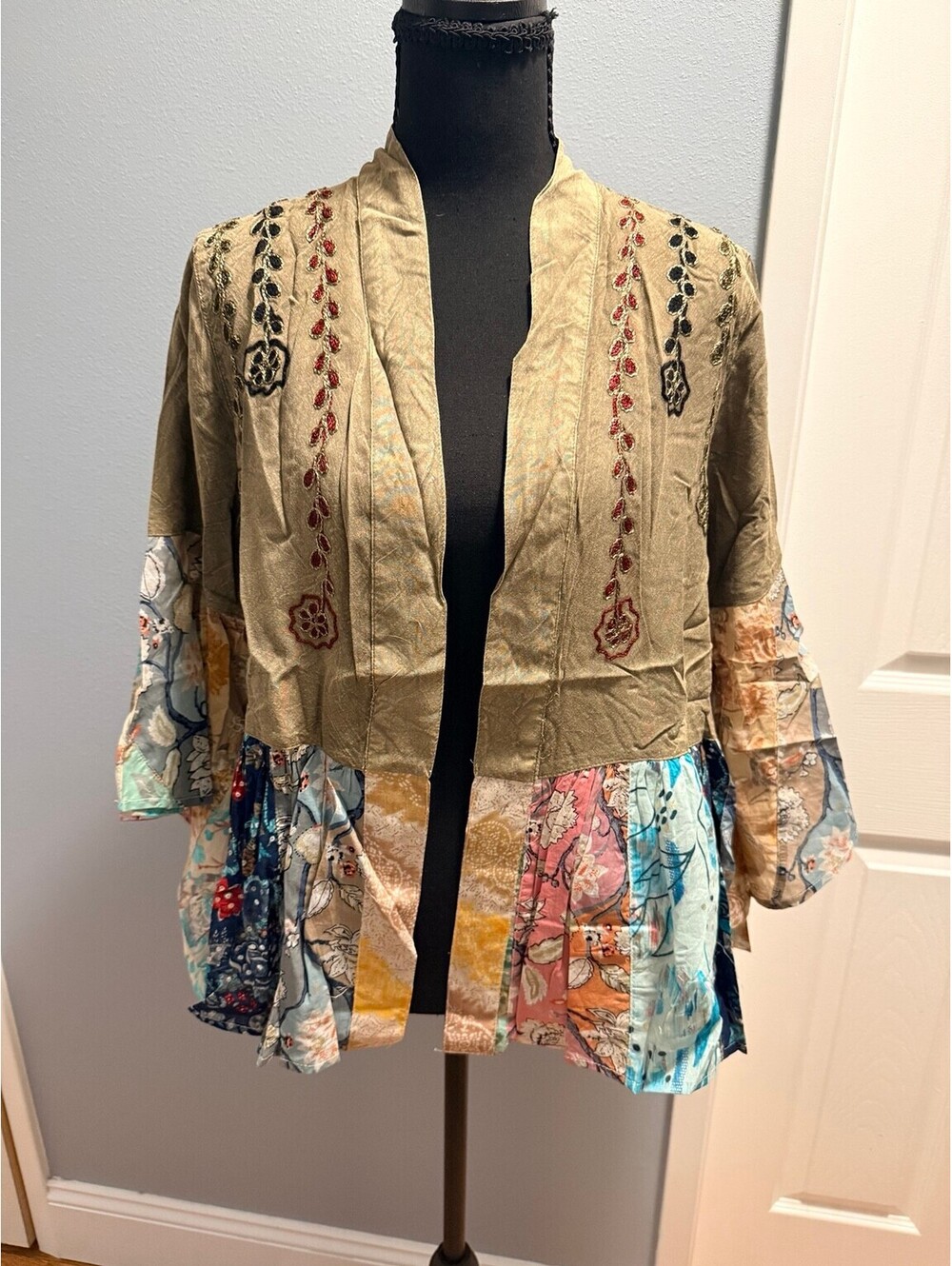 YOUNG THREADS Patchwork Embroidered Boho Kimono Top Gravel NWT Small